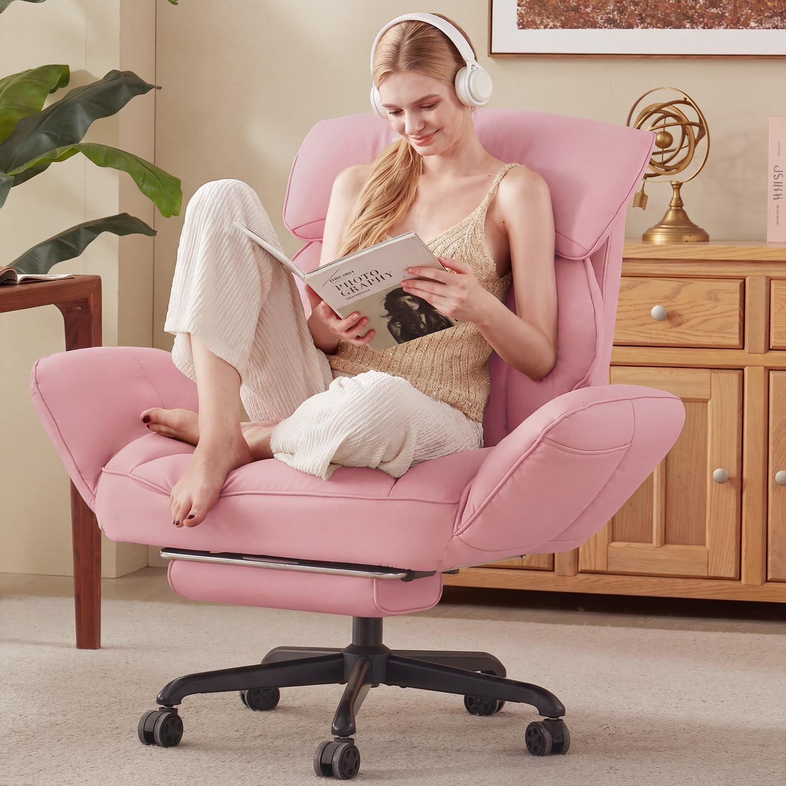 Cross Legged Office Chair with Pivoting Armrests,Criss Cross Chair with Pocket Spring Seat & Back,Reclining Computer Gaming Chair with Footrest and Metal Base (Pink)