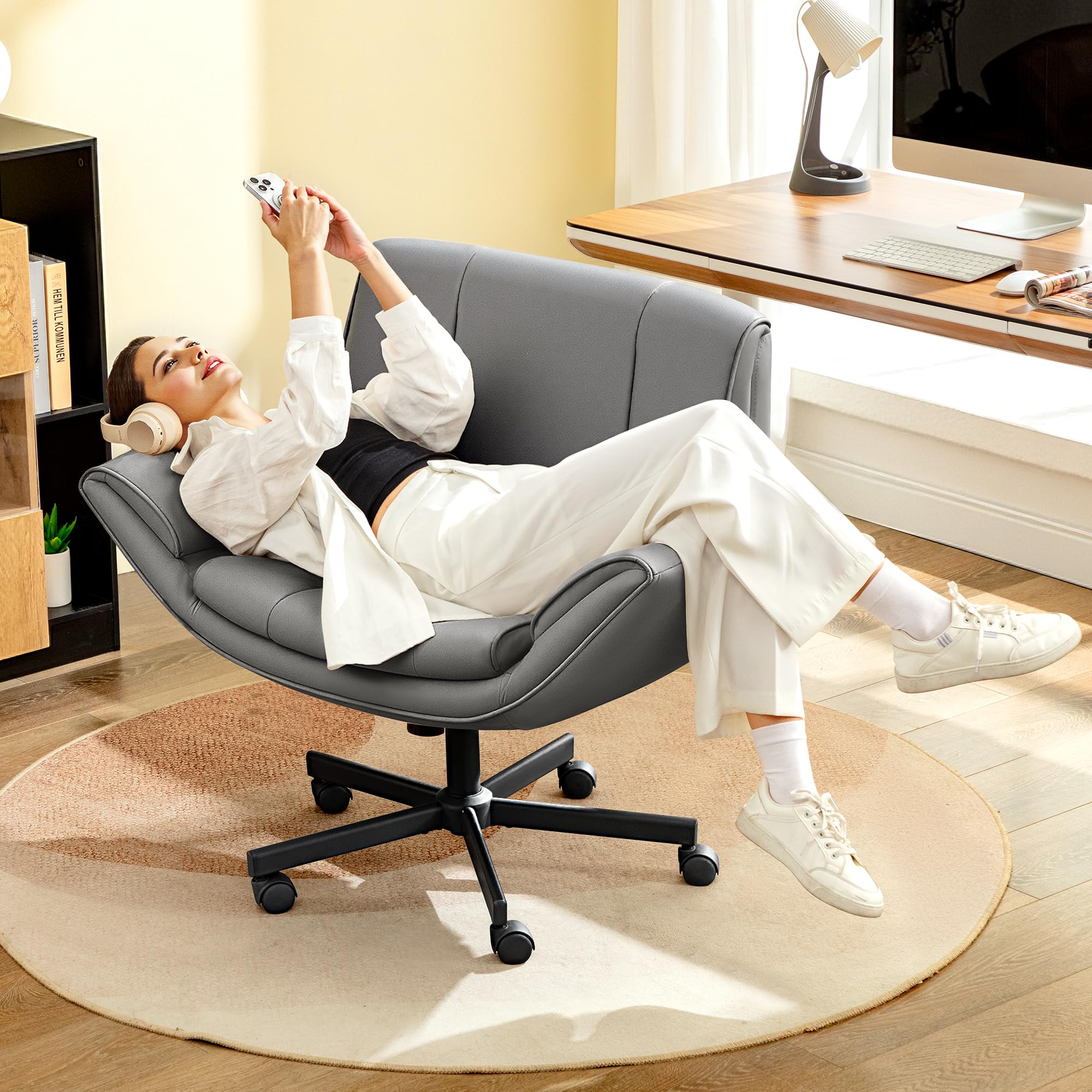 Criss Cross Chair with Wheels & Armrests,Comfy Wide Vanity Chair,Scratch-Resistant Pu Leather Cross Legged Desk Chair,Height Adjustable Computer Office Desk Chairs for Home,Makeup,Bedroom